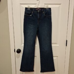 Gloria Vanderbilt Jeans. Size 8p